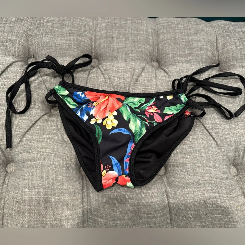 Fede Swimwear tropical string bikini